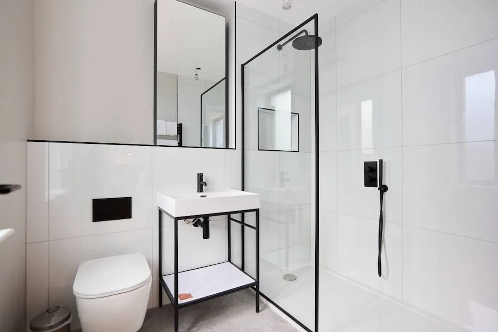 The Brondesbury Place - Bright 2bdr Flat With Balcony Parking
