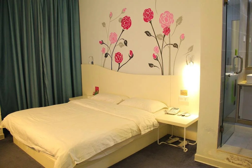 Xiamen For You Theme Hotel