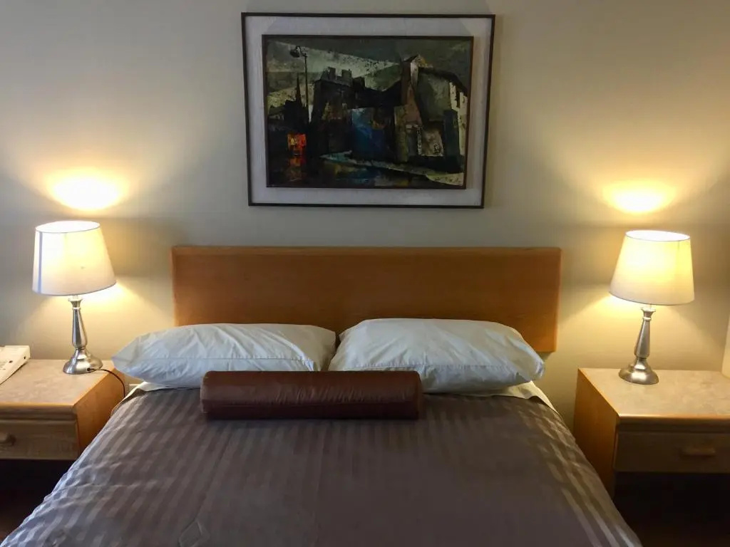 Avalon Inn