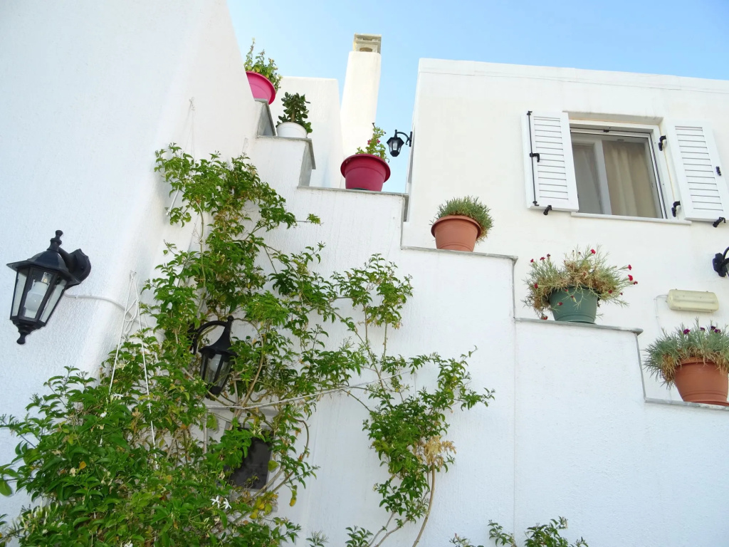 Kontaratos Studios & Apartments