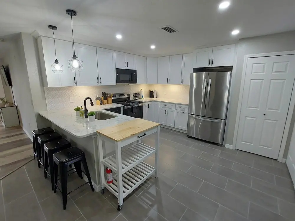 Amazing 3/2 Condo, Gated Community at Club Cortile!!