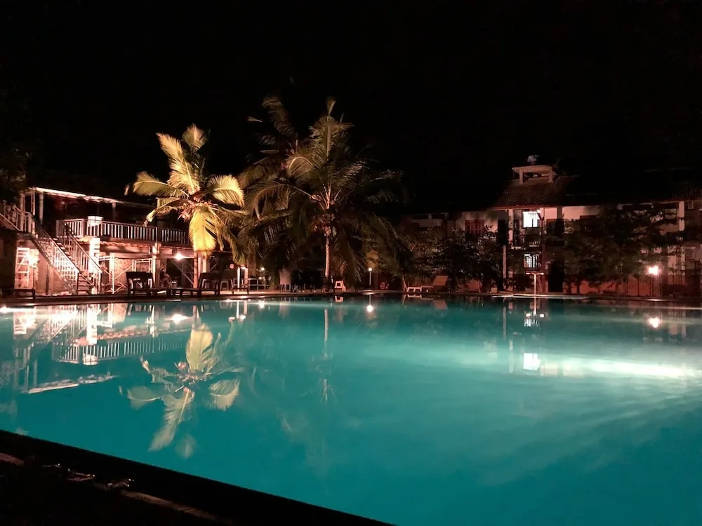Hotel 4 U Saliya Garden