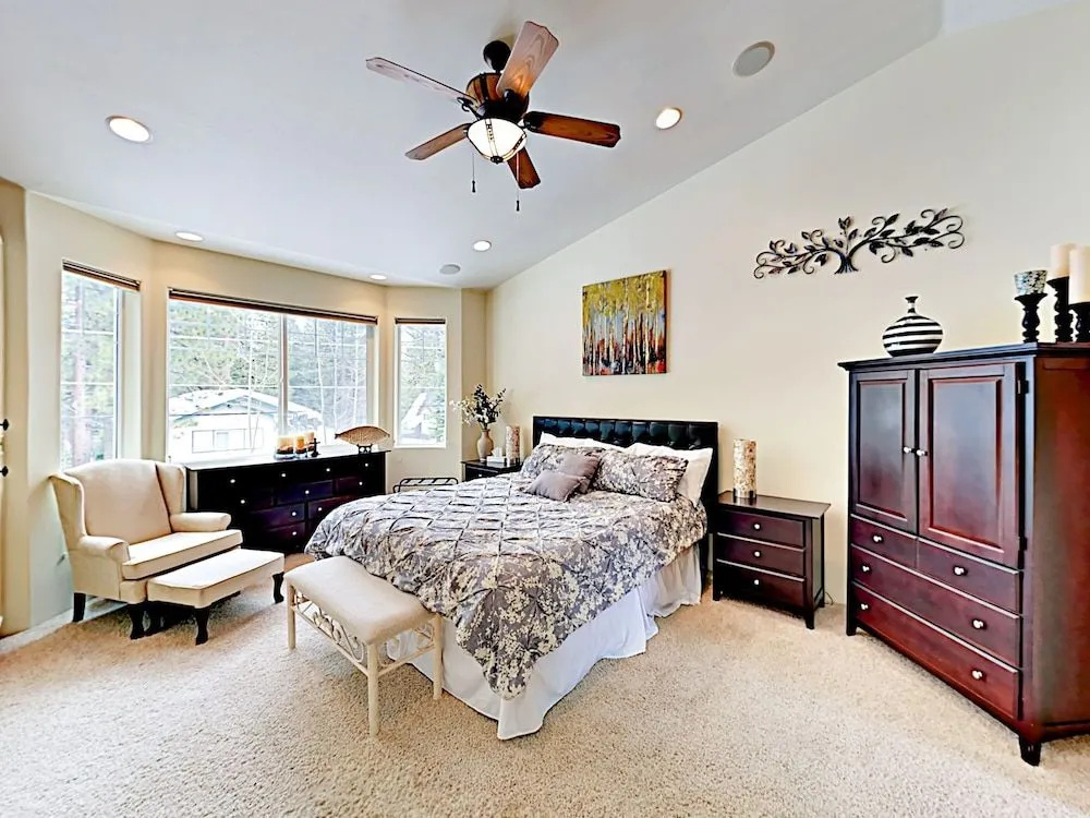 Beautiful Newer - 4 Br Home