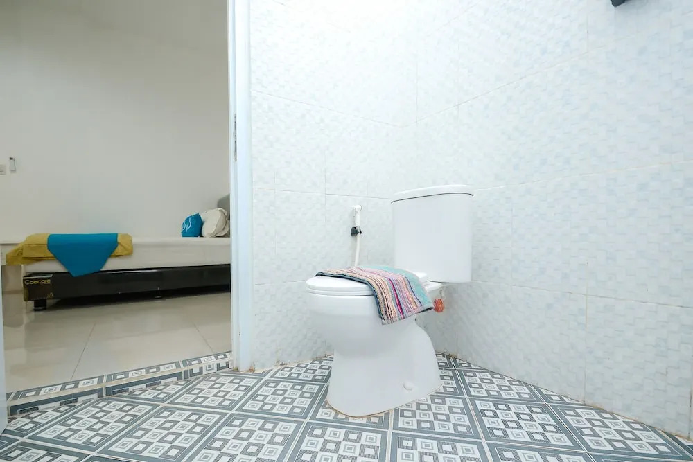 Airy Eco Syariah UNESA Ketintang Madya 151 Surabaya