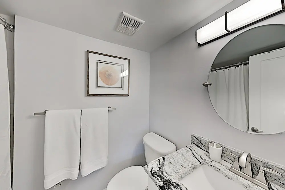 Modern Ocean Tennis & Racquet Club W/ Pools 2 Bedroom Condo