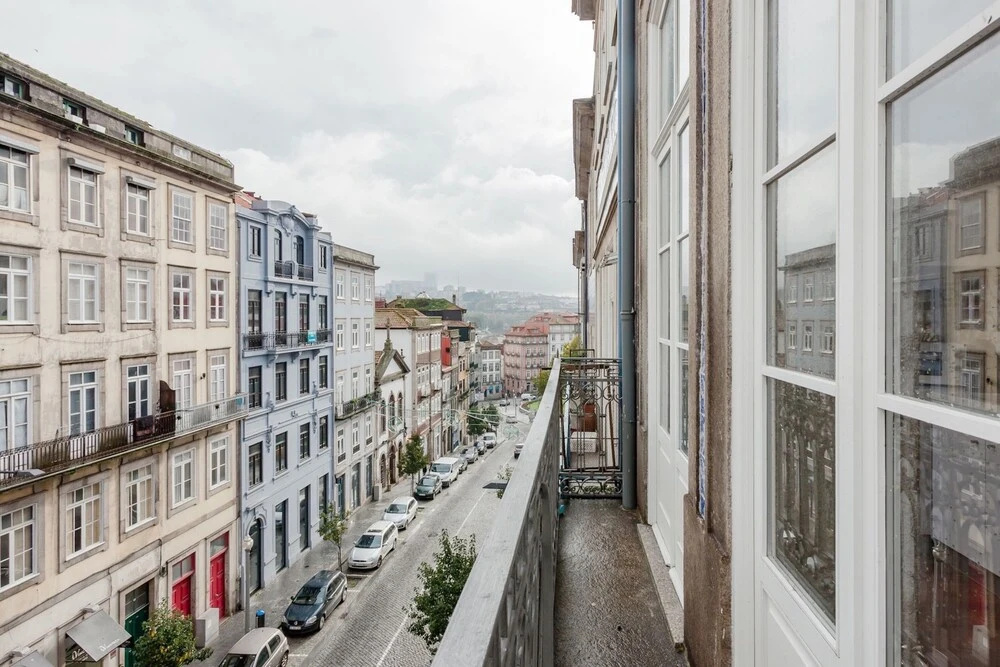 Nada04 · Studio Apartment With Balcony Next to Ribeira