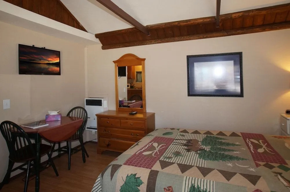Fox n Bear Cottages Big Bear