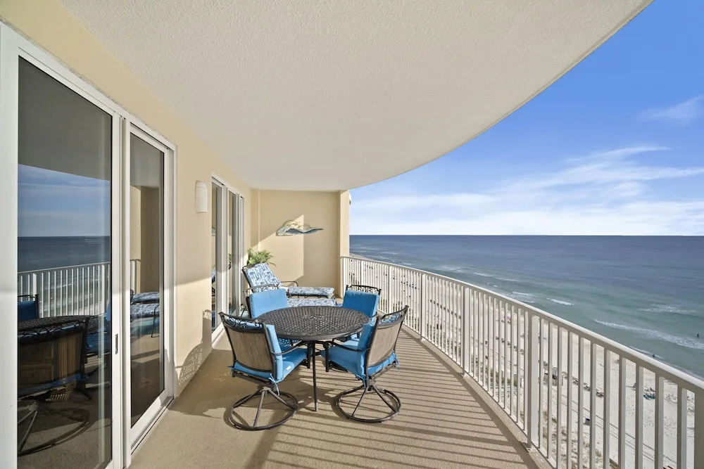 Luxurious Ocean Villa Resort - Gulf Front Paradise with Views
