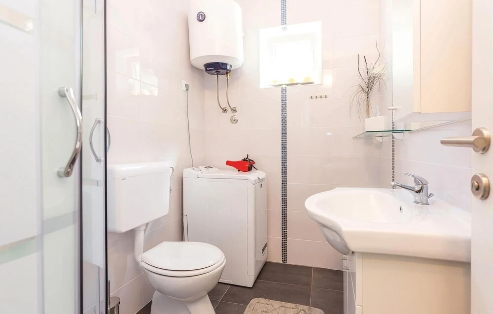 Awesome Home in Jadranovo With Wifi and 2 Bedrooms