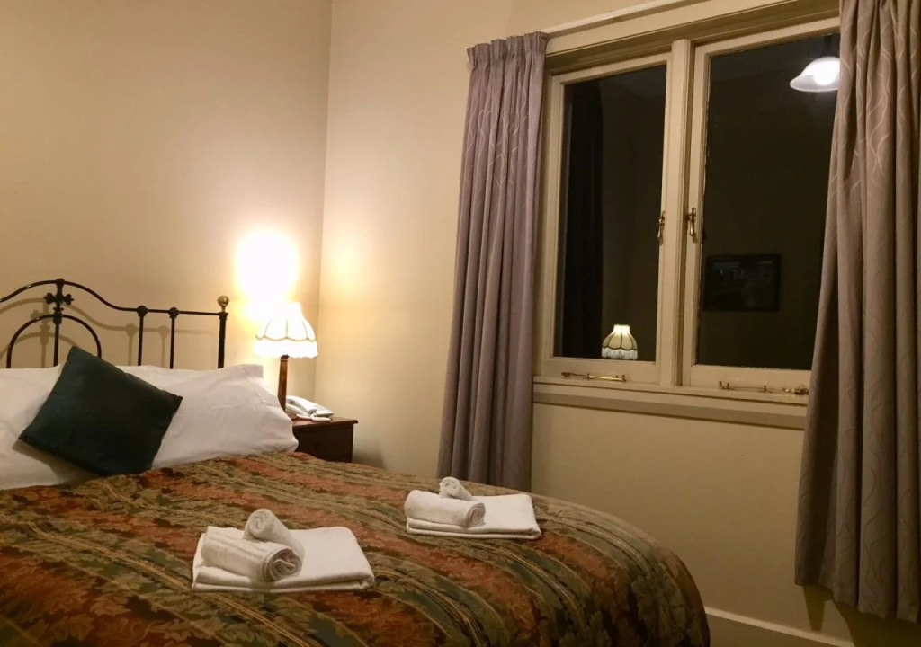 Albatross Inn Bed and Breakfast