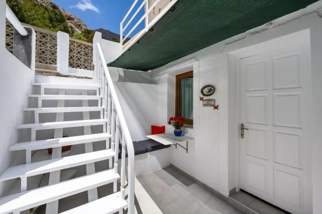 Moschatos Beach House