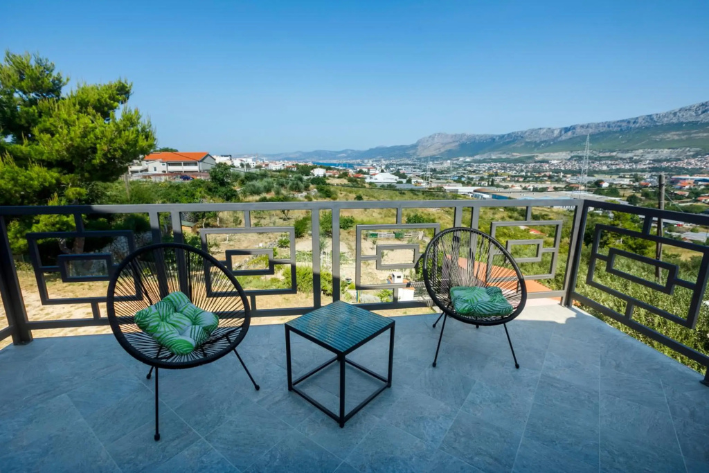 Luxury villa Stocia Split with swimming pool, sauna and jacuzzi in a peaceful location in Split