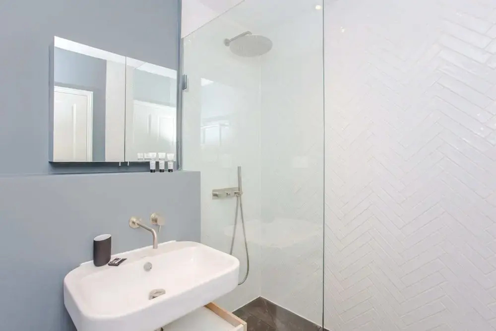 Modern & Spacious 1 Bedroom Apartment in London