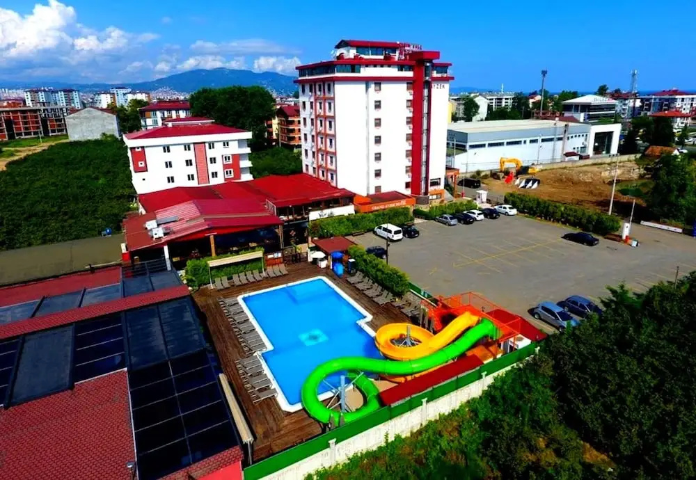 Grand Ayzek Otel