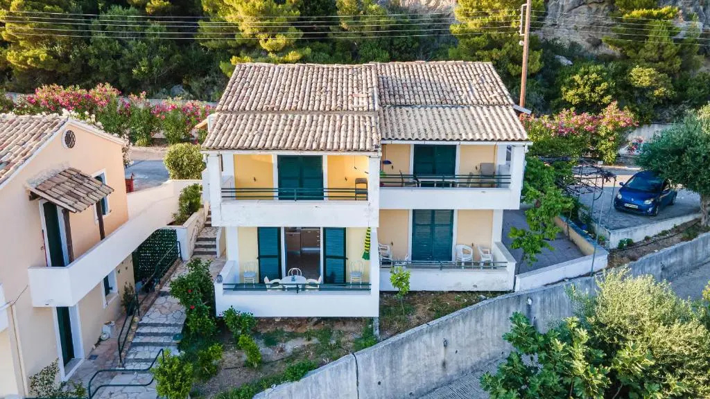 Glyfada New Era Home 120 Menigos Resort Apartments