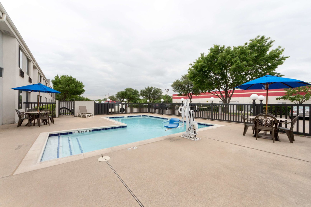 Motel 6-Dallas, TX - Northeast