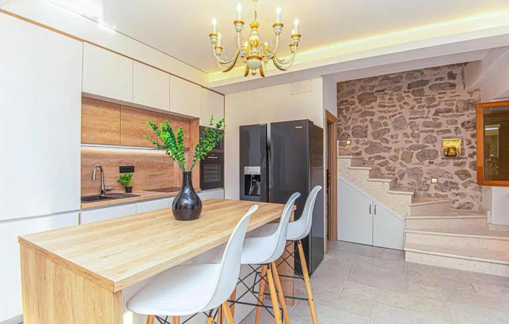 Heritage Residence in Center with pool