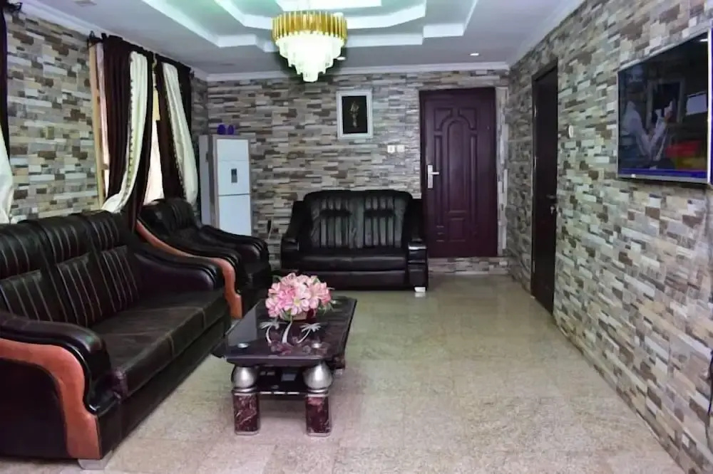 Rosrit Hotel and Suites