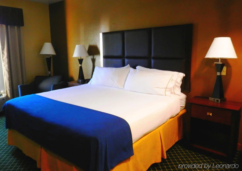 Holiday Inn Express Hotel & Suites Hinesville by IHG
