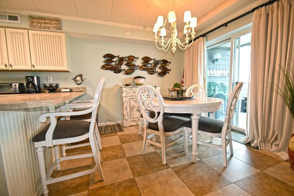 Harbour Island 102M 2 Bedroom Condo by RedAwning