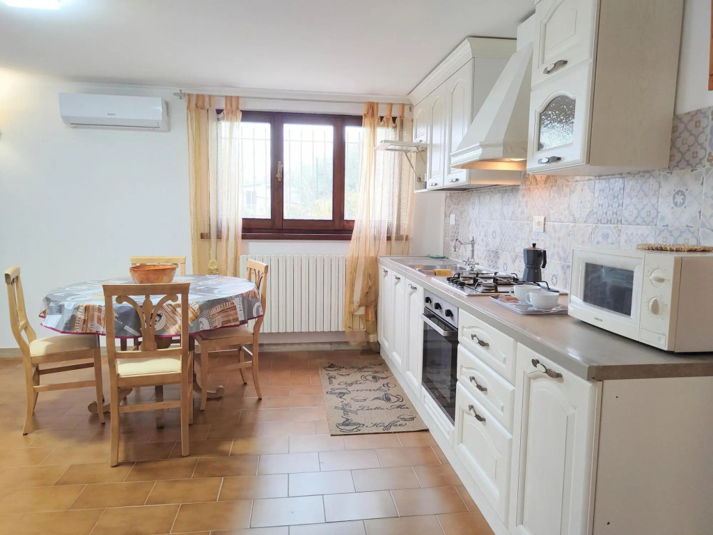 Cosy apartment in Pesaro with shared pool