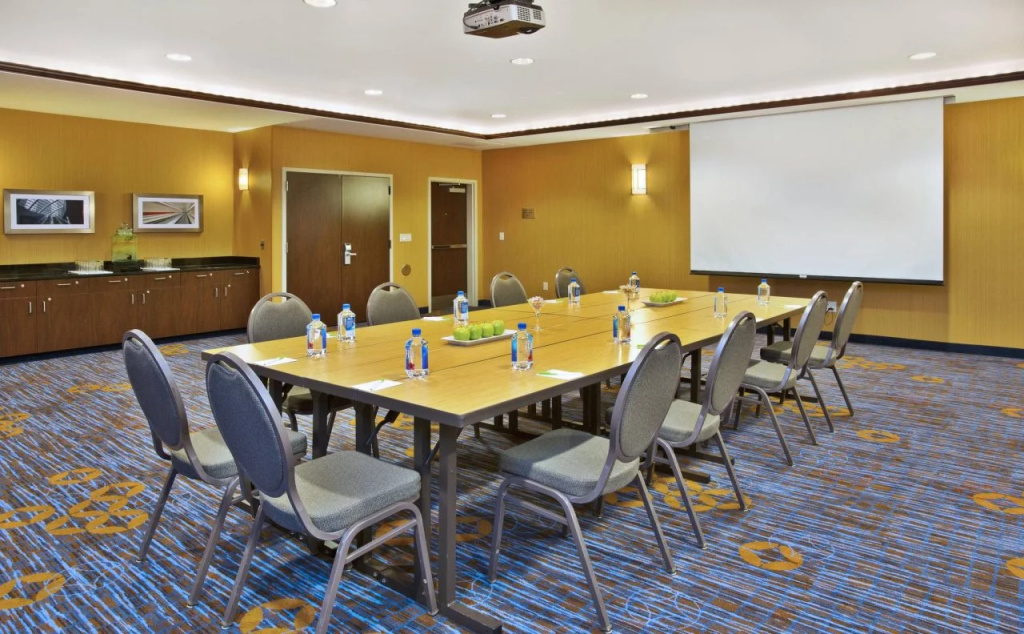 Courtyard by Marriott Madison West / Middleton