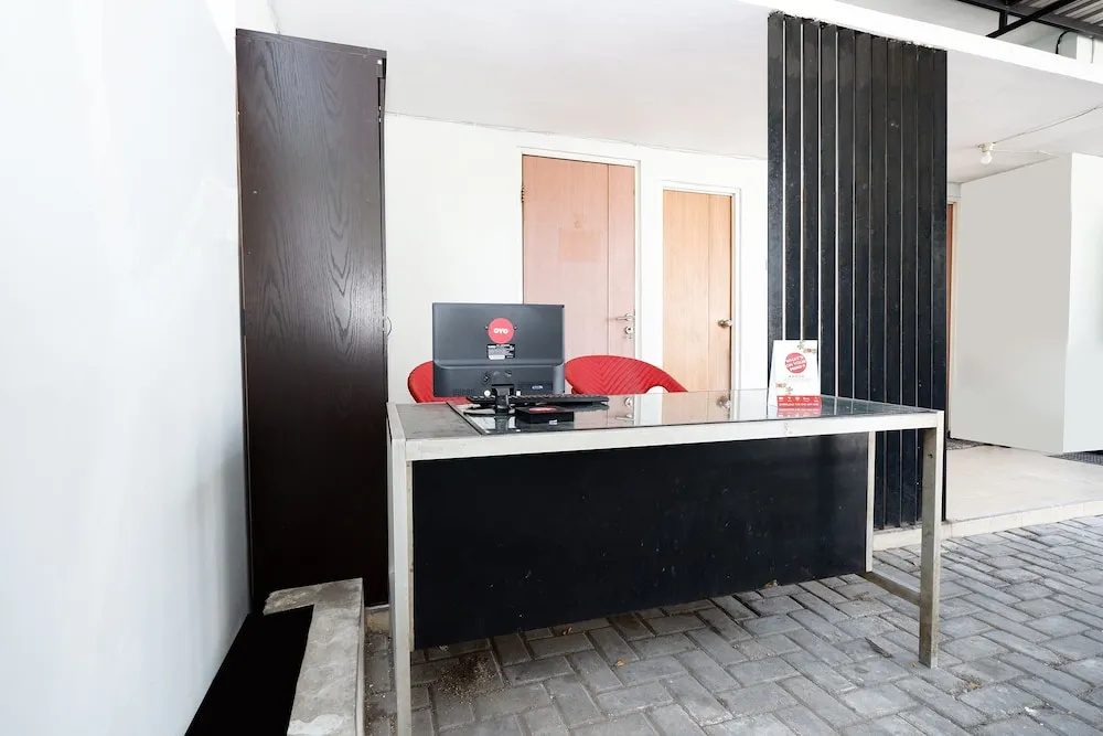 Palebon Residence by OYO Rooms