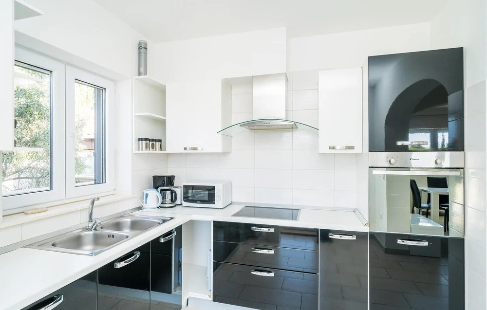 Stunning Apartment in Cilipi With 3 Bedrooms, Wifi and Outdoor Swimming Pool