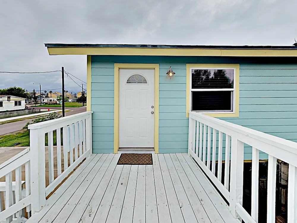 Deckhouse - Two Bedroom Home