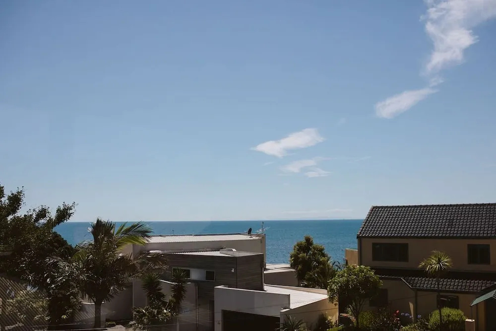 WOW On Weymouth - Prime Inner City Location