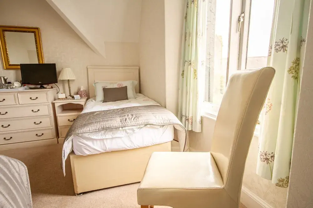 Holcombe House Guest House