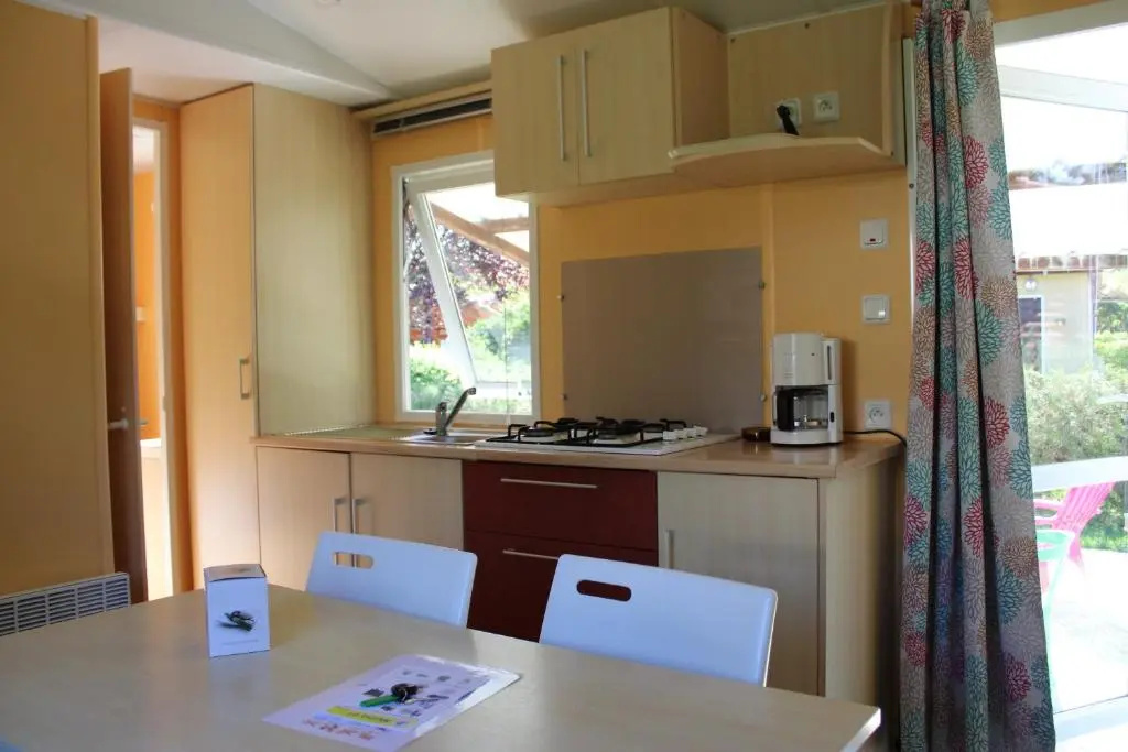 Camping Familial paisible avec piscine, mobil home , chalet, Studio & emplacement nue