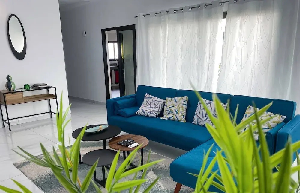 Elegant 2-Bedroom Apartment in Chic Abidjan Neighborhood