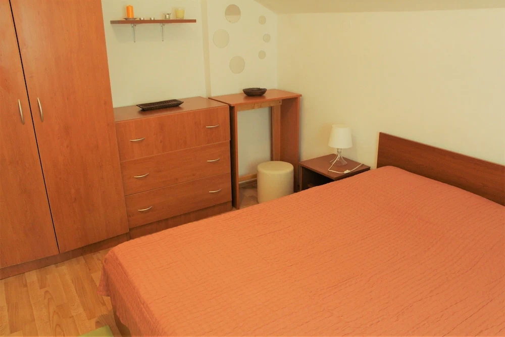 Room in Apartment - Great Location Just a Short Walk From the Beach and Downtown Biograd - 4 Guests!