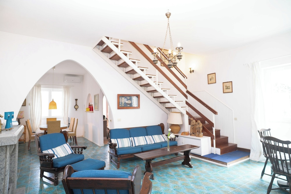 Villa vintage a 100m dal mare, relax a Terracina