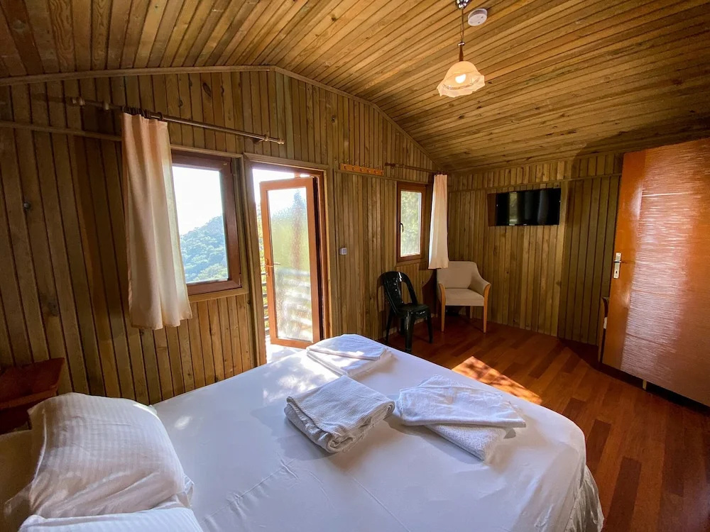 Tree Houses Hotel