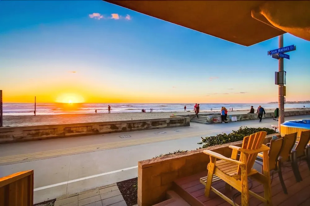 The Beach Break 2 3 Bedrooms 2.5 Bathrooms Townhouse