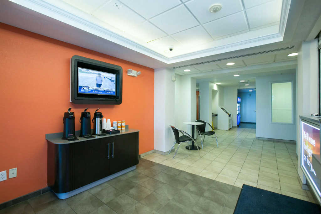 Motel 6-Brooklyn Center, MN - Minneapolis