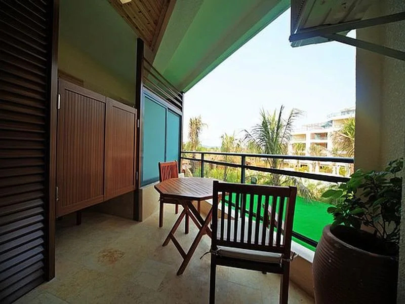 Xinglong Old Banyan Hotel