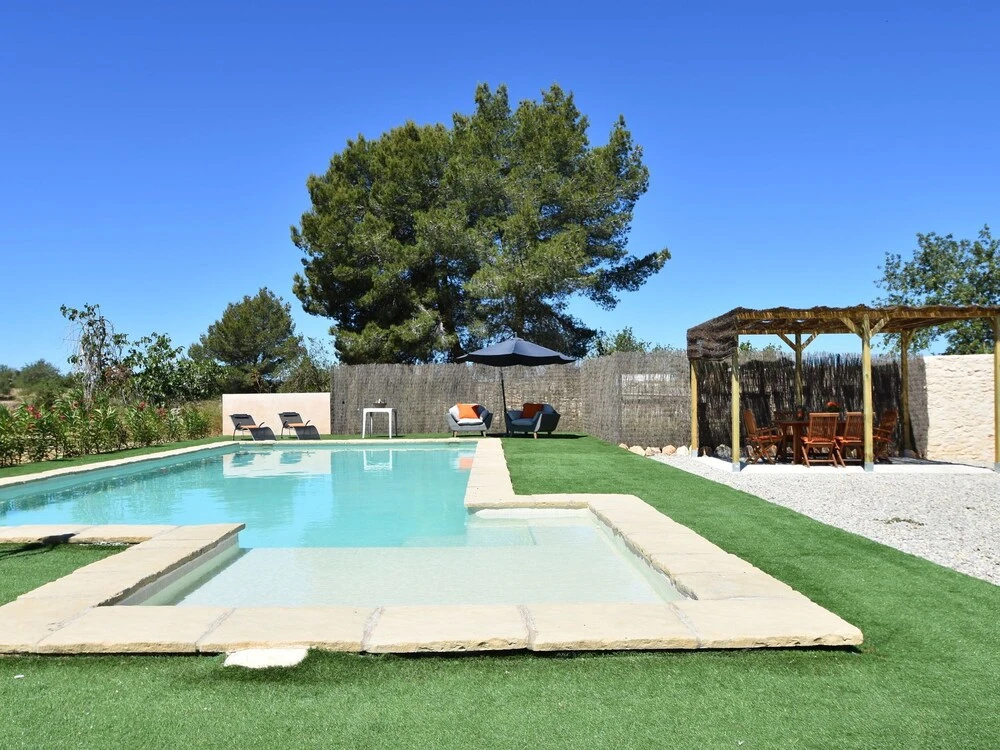 Spacious Holiday Home in San Rafael With Swimming Pool