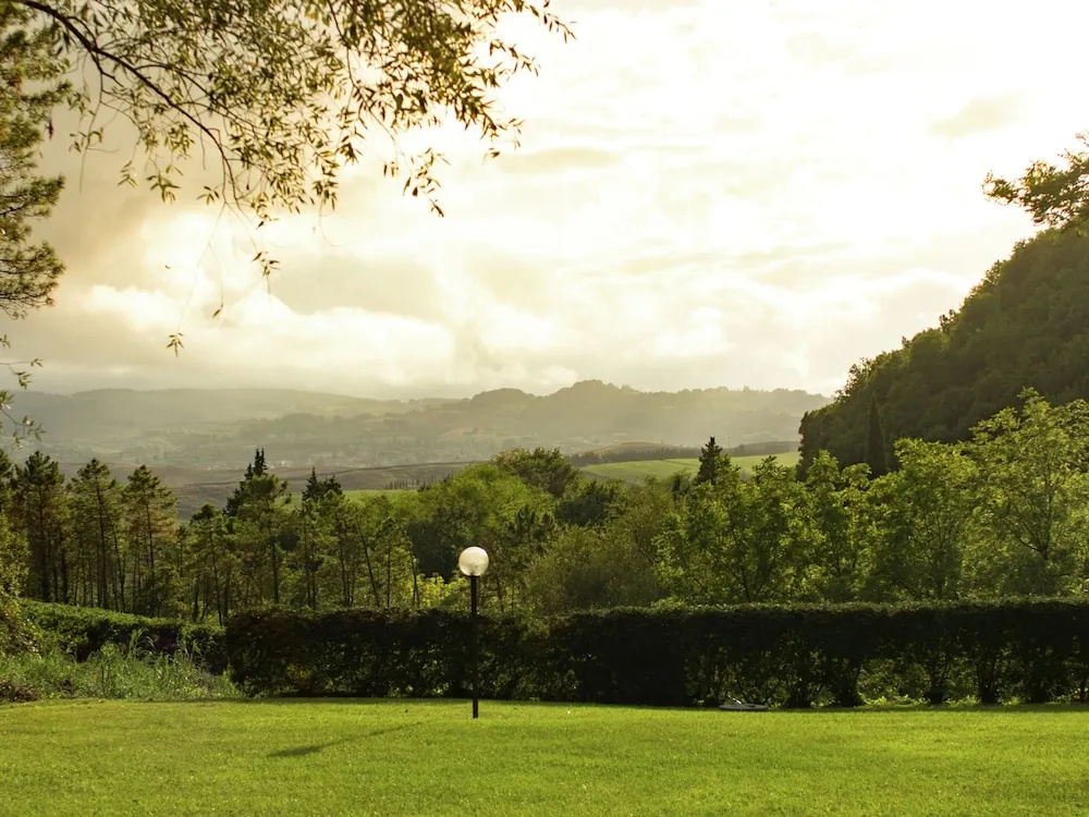 A Beautiful Tuscan Farmhouse and a Large Swimming Pool and Relaxing