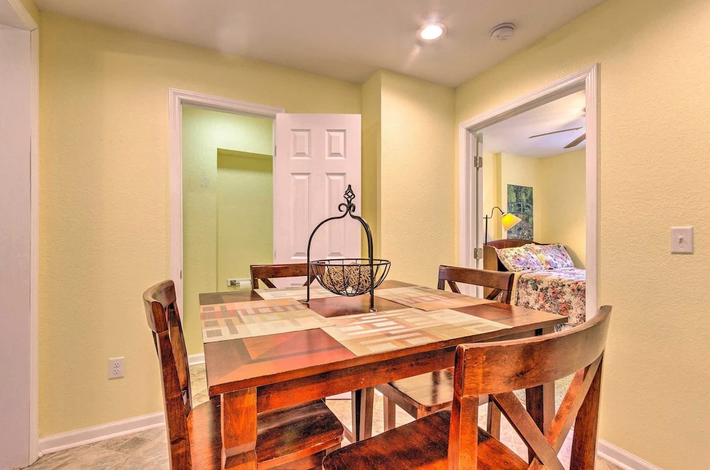 The Sunshine Cottage Hendersonville Rental!