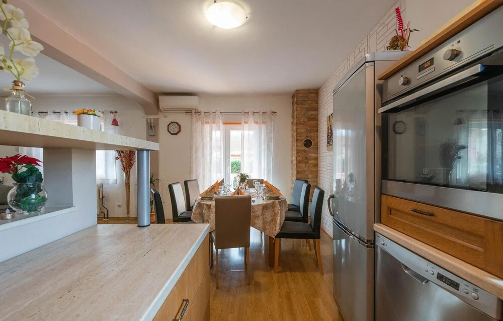 Stunning Home In Marcana With Wifi