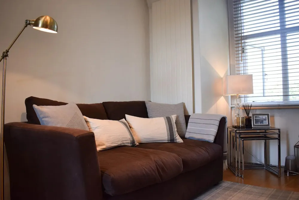Riverside Apartment in Hammersmith