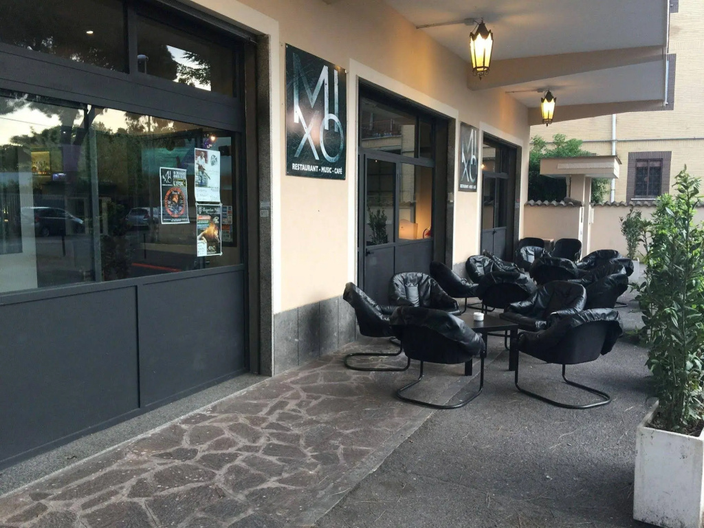 Metropolis Rooms&Services