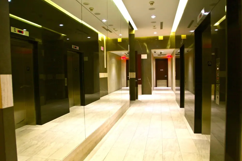 Red Maple Suites Mississauga