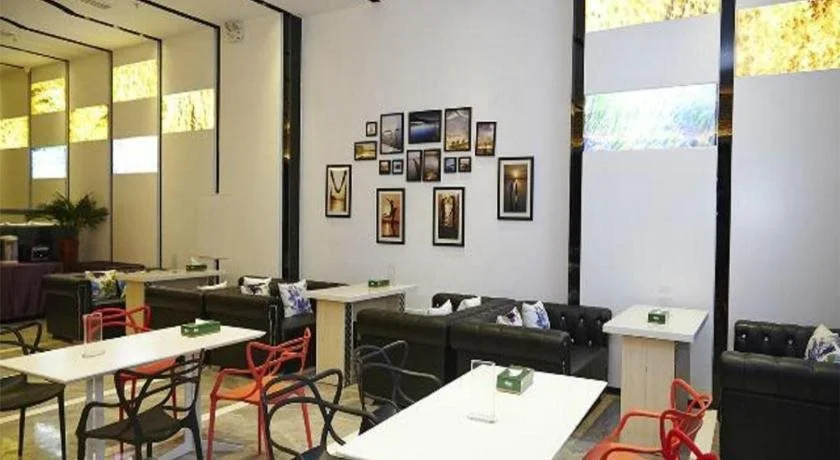 Lavande Hotel Guangzhou Panyu Changlong Zhong Hua Food City Branch
