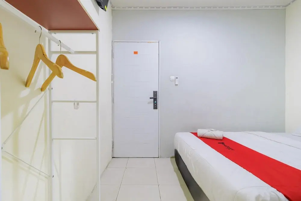 RedDoorz @ Balaraja Centre Plaza