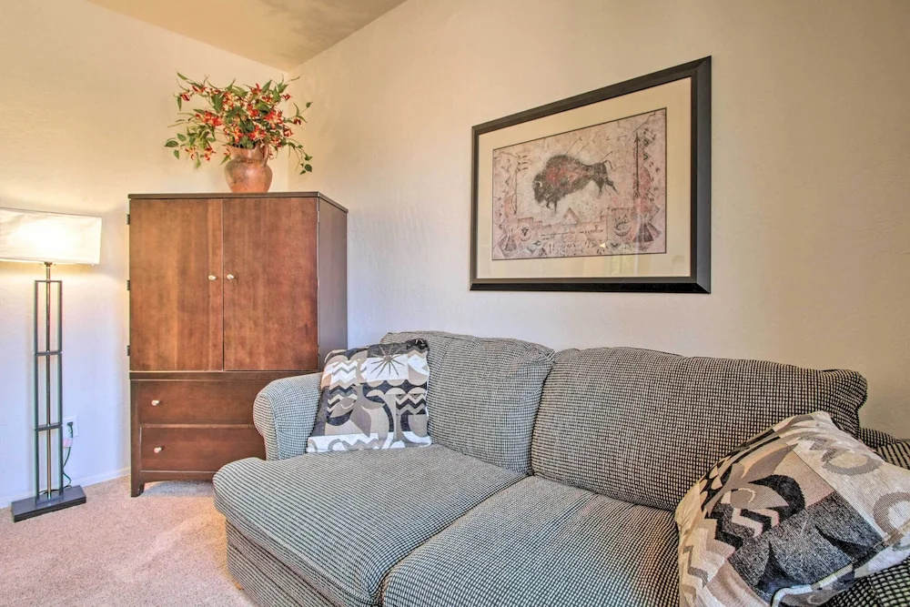 Scottsdale Condo w/ Balcony & Resort Amenities!