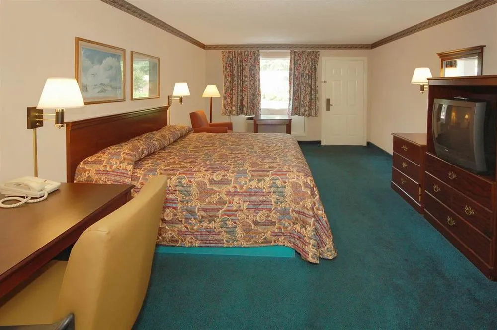 Howard Johnson Express Inn Rome